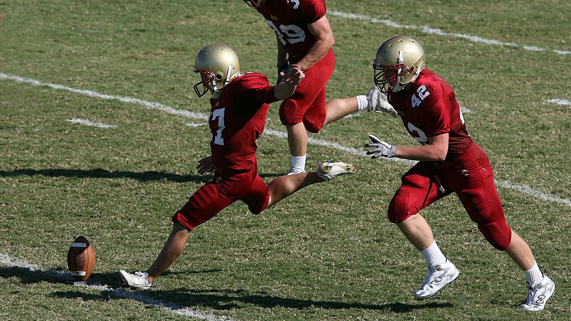 澳大利亚青训项目的成功推动新一代球员走向世界舞台,澳大利亚足球青训