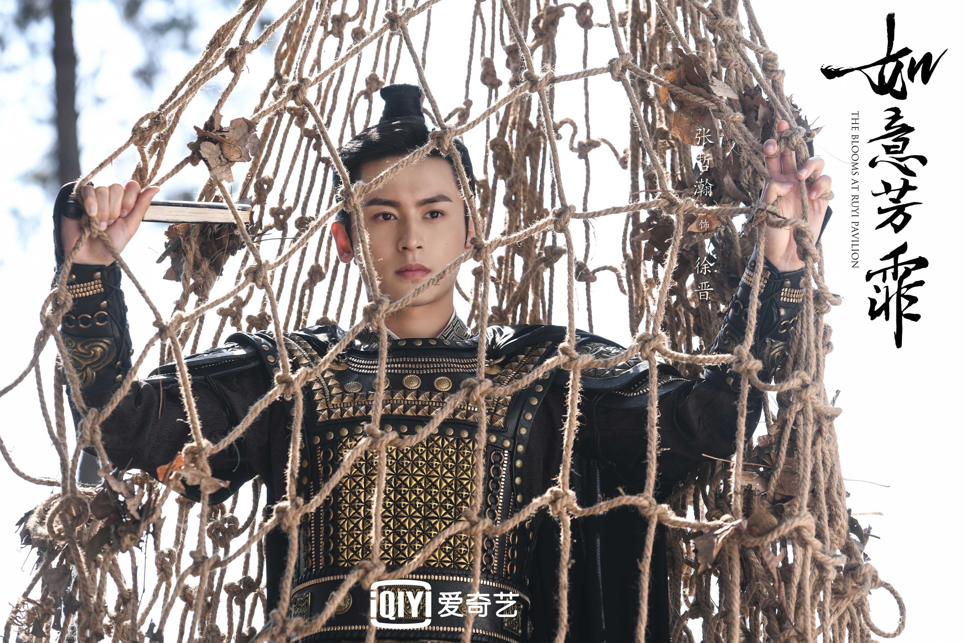 开云体育-传统花样游泳表演，水中舞蹈的艺术魅力，花式游泳水上动作有哪些